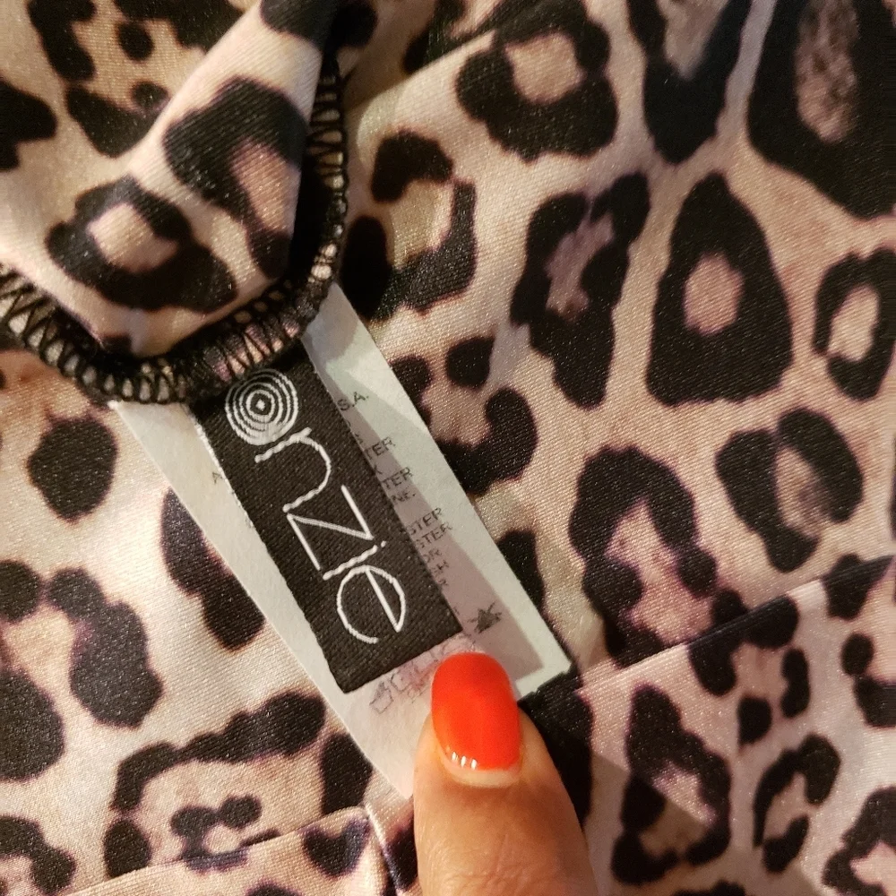 Onzie Mamba PythonHIGH RISE LEGGING - LEOPARD - Picture 11 of 12